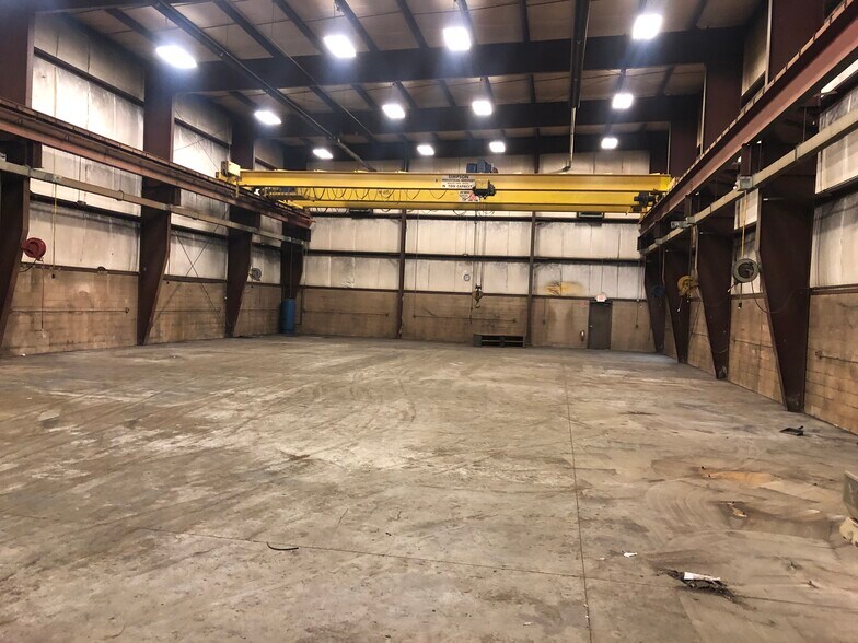 More Photos Of 25485 Brest, Taylor Industrial For Lease