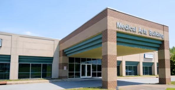 More Photos Of 311 Landrum Pl, Clarksville Medical For Lease