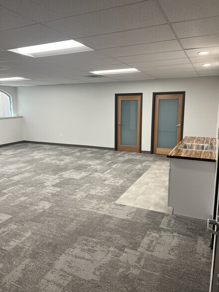 More Photos Of 4420 NE Chouteau Tfwy, Kansas City Medical For Lease