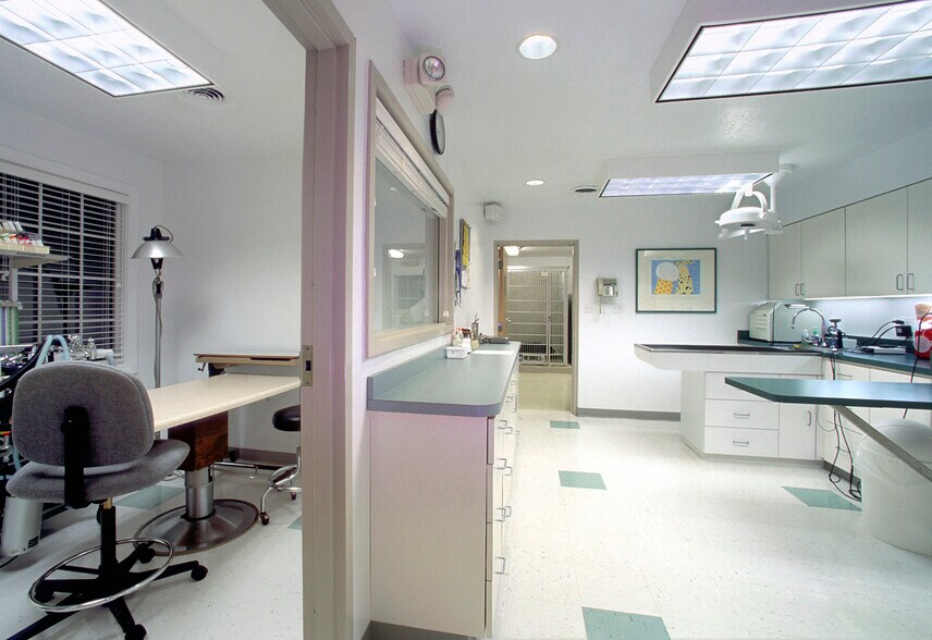 More Photos Of 2257 US Route 22 & 3 Rt, Maineville Veterinarian Kennel For Sale