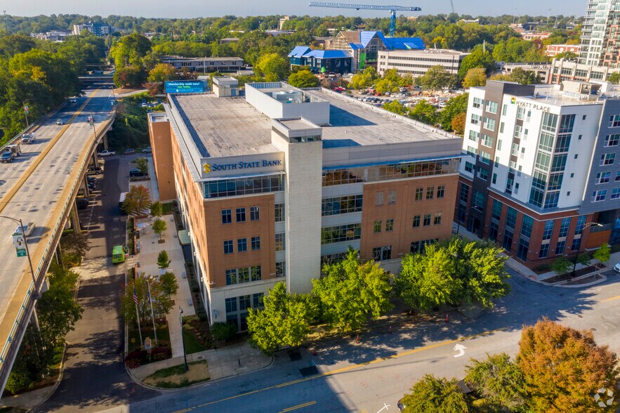 More Photos Of 200 E Broad St, Greenville Office For Lease