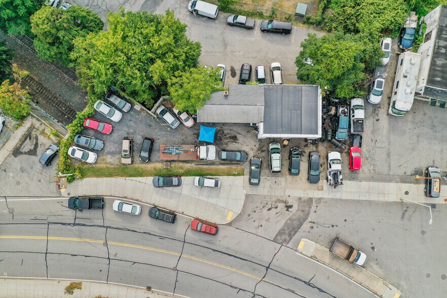 More Photos Of 51 Summer St, Worcester Auto Repair For Sale