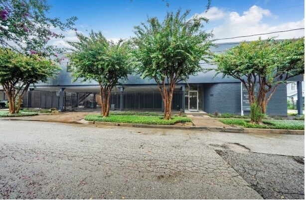 More Photos Of 1919 Whitney St, Houston Office Residential For Lease