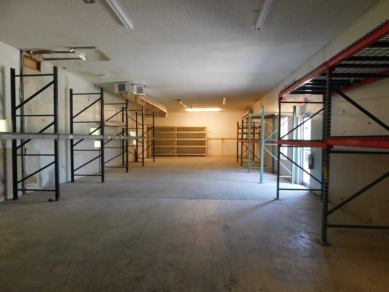 More Photos Of 5070 Industry Dr, Melbourne Manufacturing For Sale