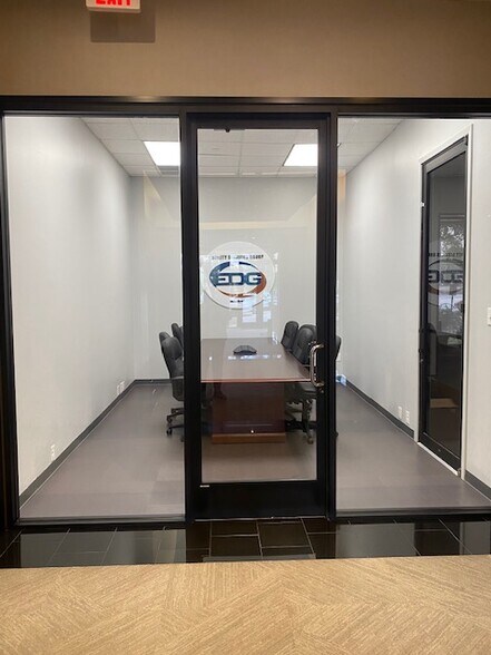 More Photos Of 2615 Calder Ave, Beaumont Office For Lease