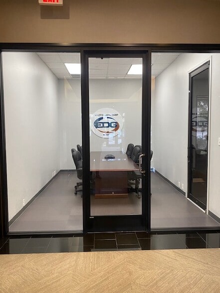 More Photos Of 2615 Calder Ave, Beaumont Office For Lease