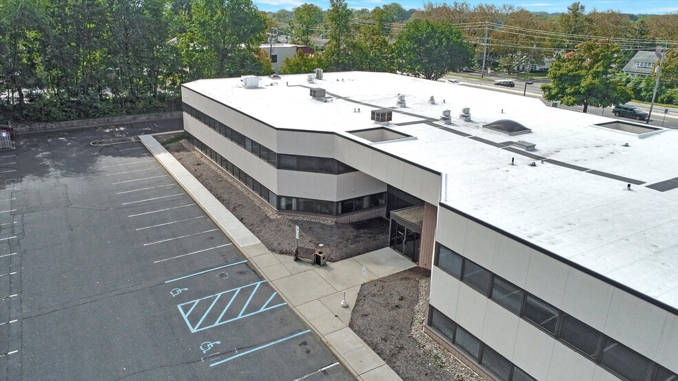 More Photos Of 225 State Highway 35, Red Bank Medical For Lease