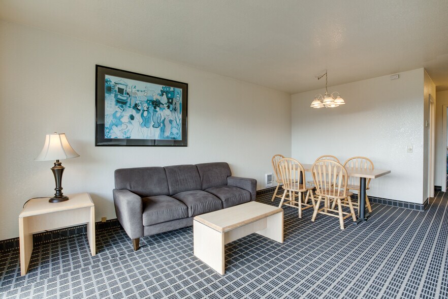 More Photos Of 101 NW 11th Ave, Rockaway Beach Hotel For Sale