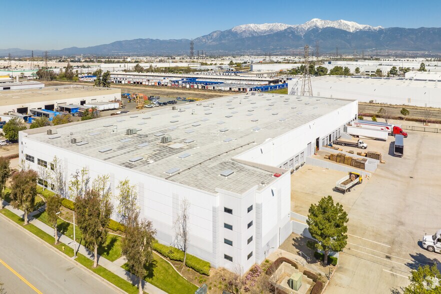 More Photos Of 13112 Santa Ana Ave, Fontana Warehouse For Lease