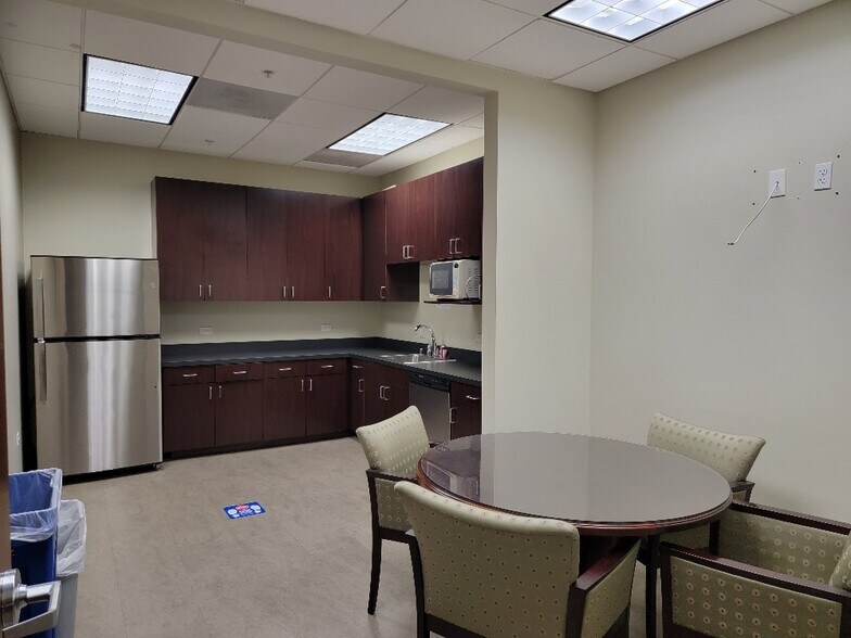 More Photos Of 3999 E Inland Empire Blvd, Ontario Office For Lease