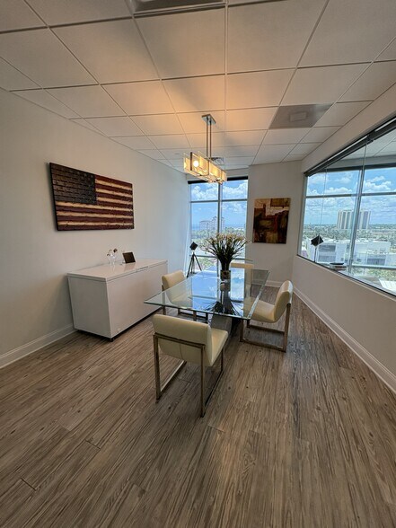 More Photos Of 320 1st St N, Jacksonville Beach Office Residential For Sale