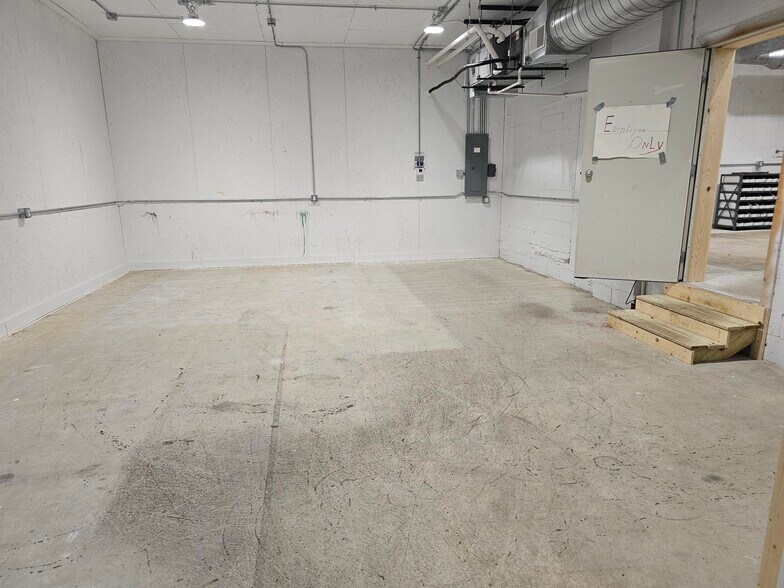 More Photos Of 321 W Clifton St, Tomah General Retail For Sale