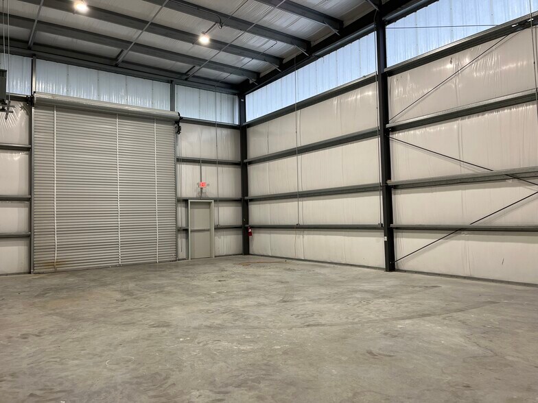 More Photos Of 28408 Sweetgum Rd, Magnolia Warehouse For Lease