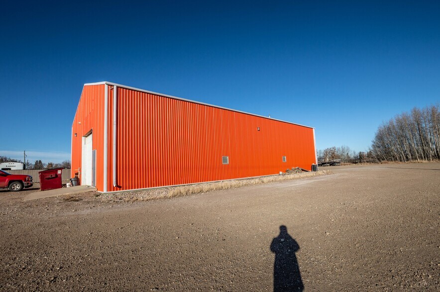 More Photos Of 4204 50 Ave, Stettler Industrial For Sale