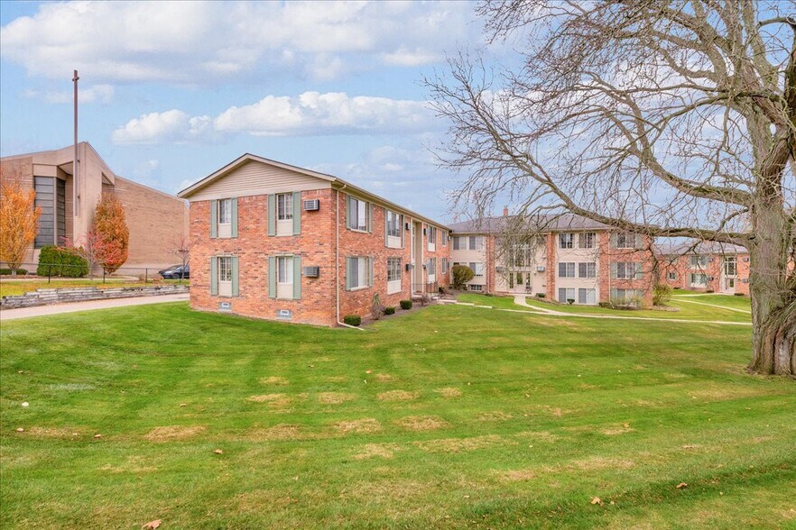 More Photos Of 500 Romeo Rd, Rochester Apartments For Sale