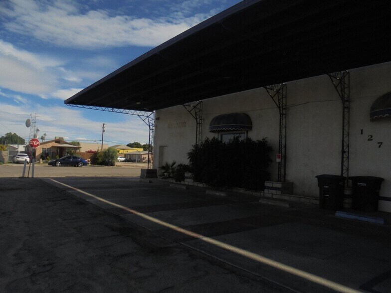 More Photos Of 127 S 1st St, Blythe Flex For Sale