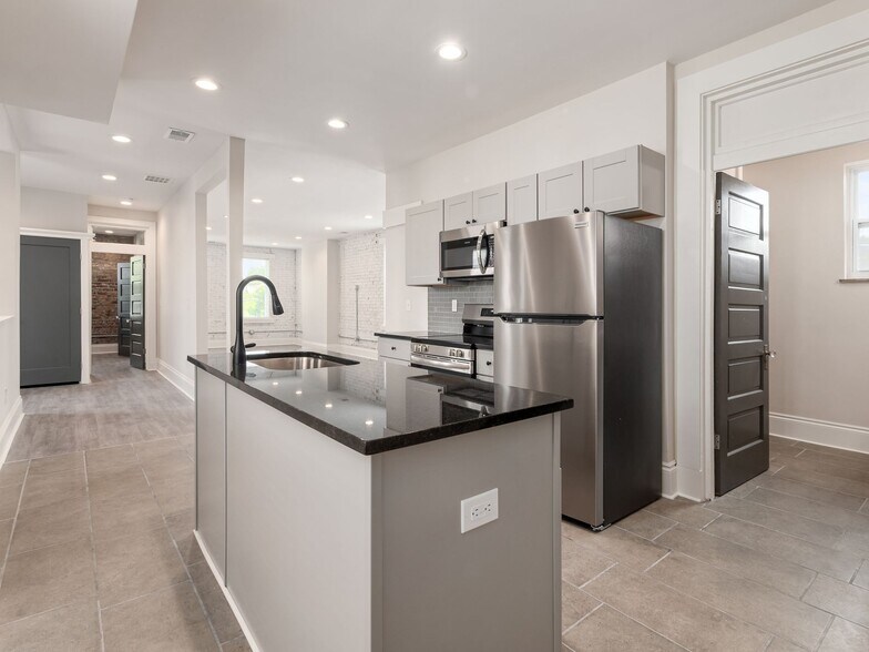 More Photos Of 1029 E Livingston Ave, Columbus Storefront Retail Residential For Sale