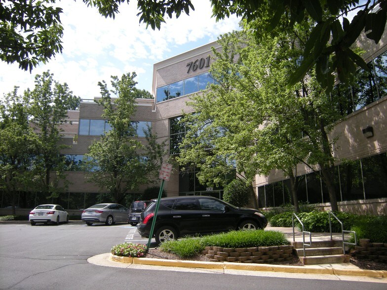 More Photos Of 7601 Lewinsville Rd, McLean Medical For Sale