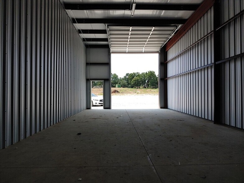 More Photos Of 10027 Harmon Rd, Fort Worth Unknown For Lease