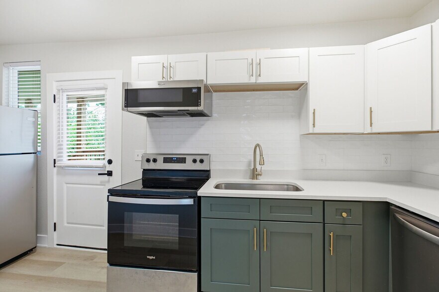 More Photos Of 4335 Mercier St, Kansas City Multifamily For Sale