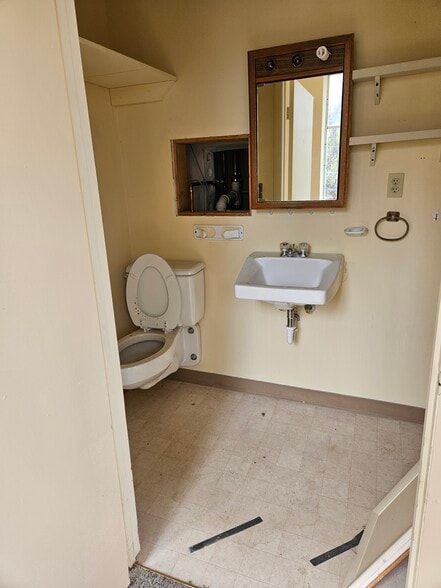 More Photos Of 1109 6th Ave N, Great Falls Assisted Living For Sale