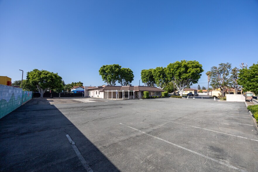 More Photos Of 150 E 1st St, Tustin Schools For Sale