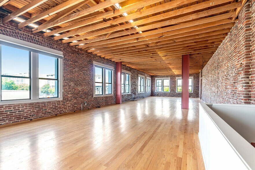 More Photos Of 1099 Folsom St, San Francisco Loft Creative Space For Lease
