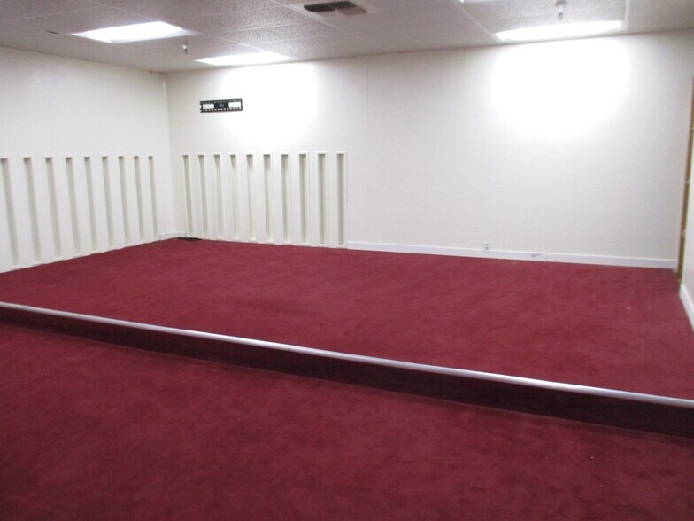 More Photos Of 9900-9904 S Central Ave, Los Angeles Schools For Lease