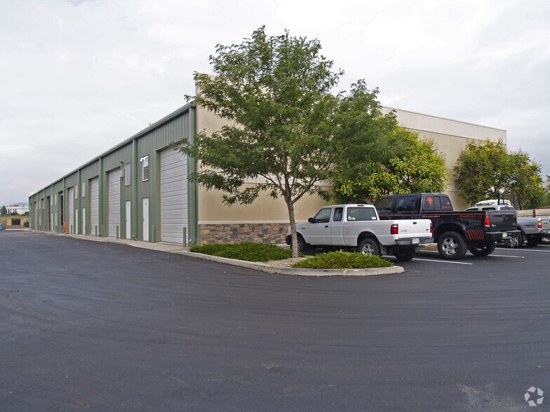 More Photos Of 520-536 W 66th St, Loveland Light Manufacturing For Sale