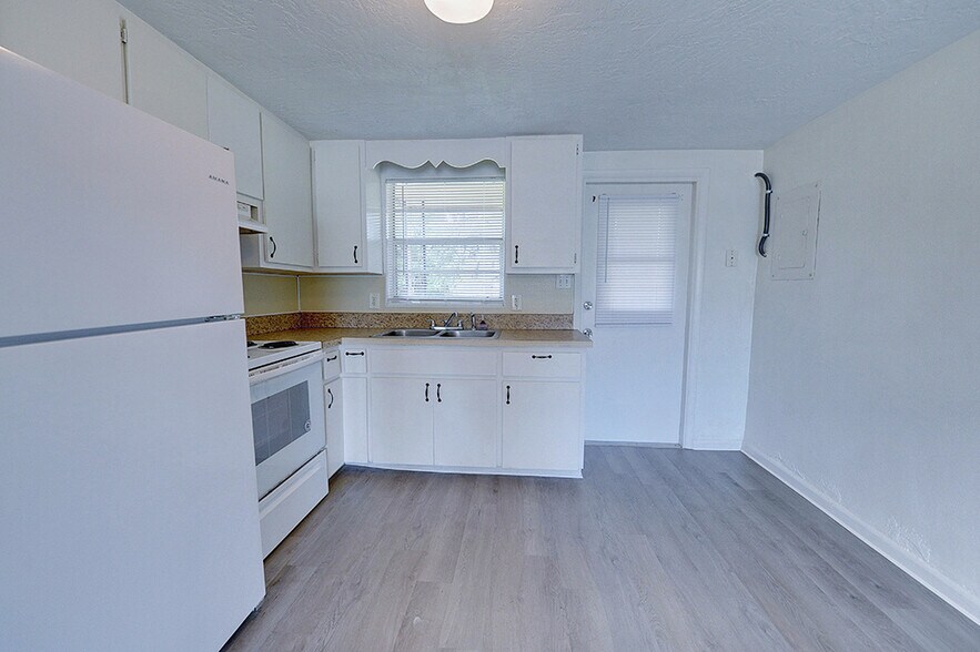 More Photos Of 1154 NE 1st St, Crystal River Apartments For Sale