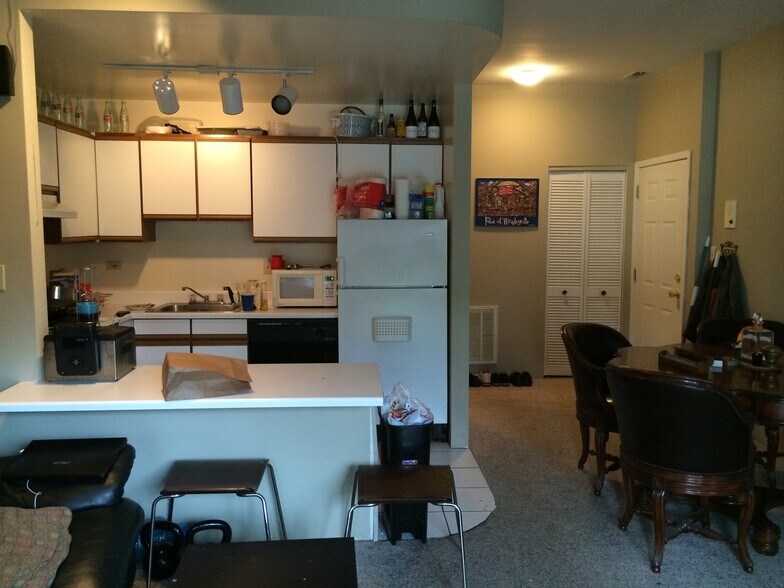 More Photos Of 2825 N Lincoln Ave, Chicago Storefront Retail Residential For Sale