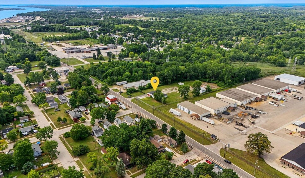 More Photos Of 3905 32nd St, Port Huron Showroom For Sale