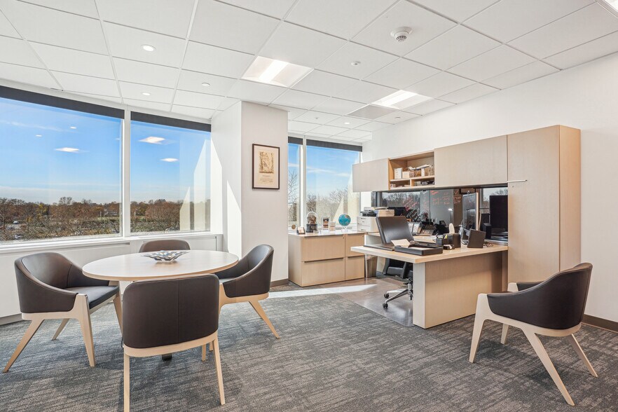 More Photos Of RXR Plz, Uniondale Office Residential For Lease