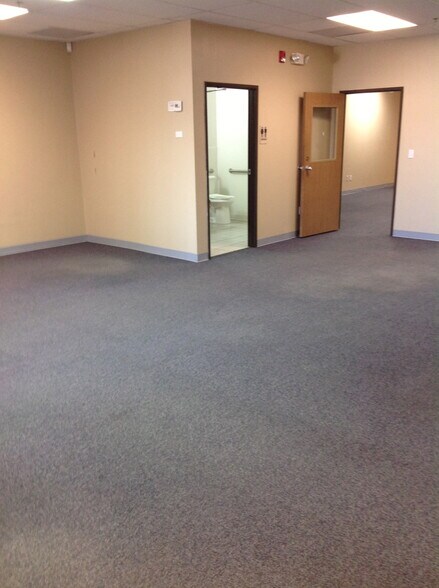 More Photos Of 500 S Arthur Ave, Louisville Research And Development For Sale