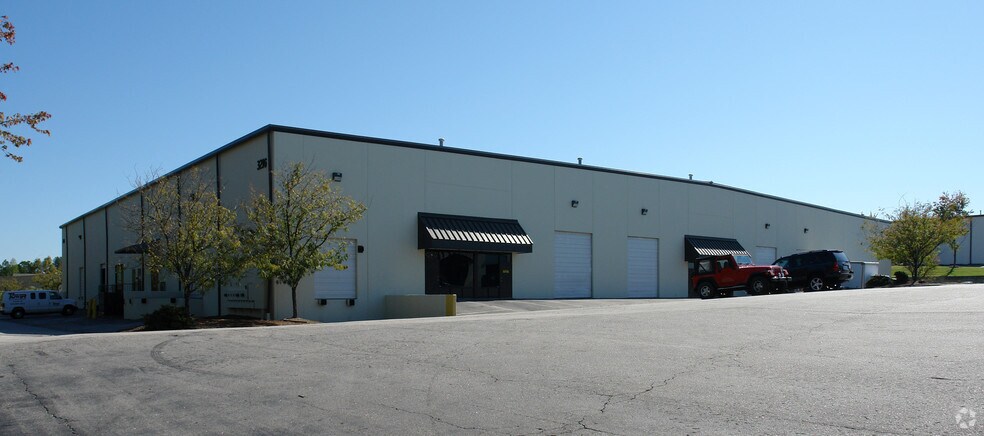 More Photos Of 3216 Spottswood St, Raleigh Warehouse For Lease
