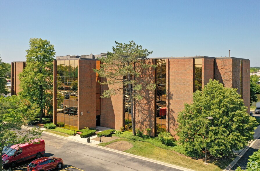 Primary Photo Of 800 Roosevelt Rd, Glen Ellyn Office For Lease