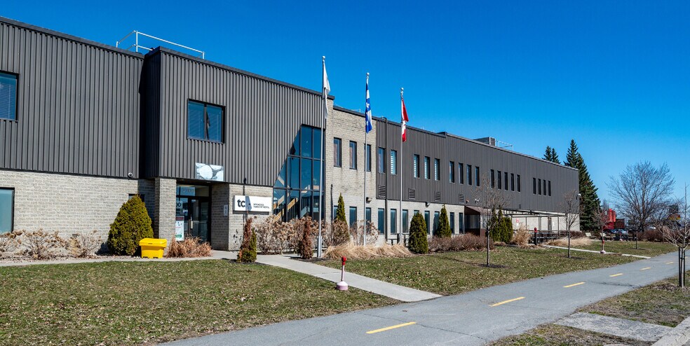 More Photos Of 2700 Boul Casavant O, Saint-Hyacinthe Warehouse For Sale