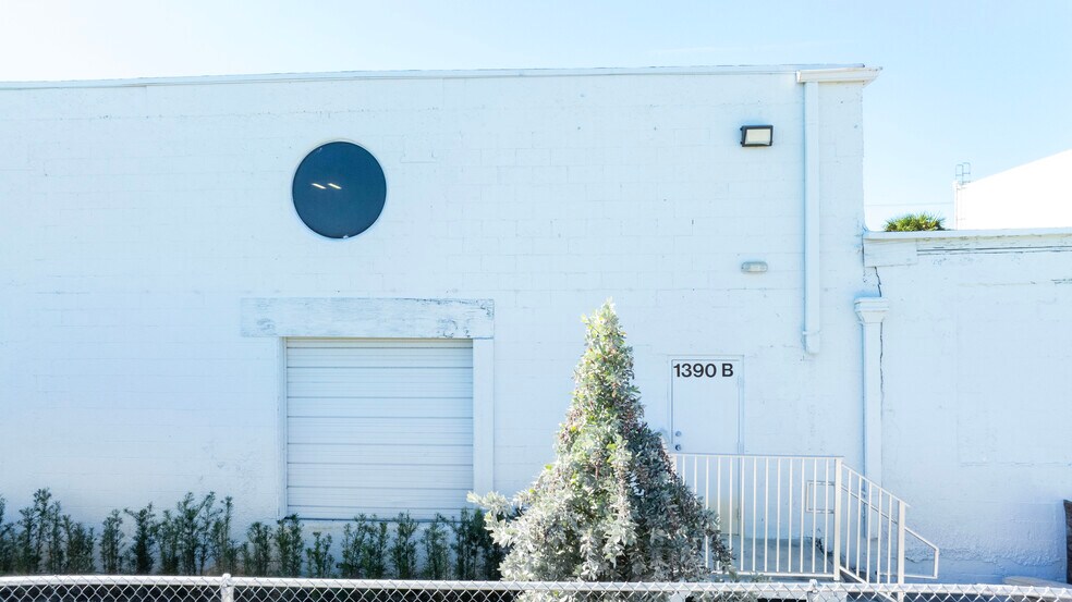 More Photos Of 1350-1390 Hammondville Rd, Pompano Beach Warehouse For Lease