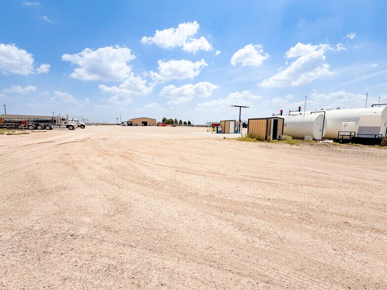 More Photos Of 1010 S FM 1788, Midland Service For Lease