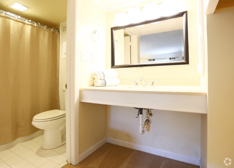 More Photos Of 3501 E Independence Blvd, Charlotte Apartments For Sale