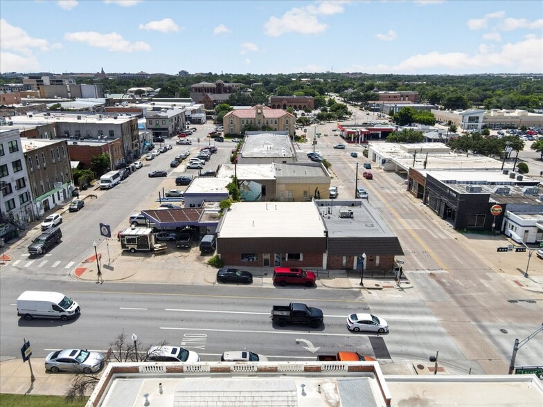 More Photos Of 221-223 N Locust St, Denton Office For Sale