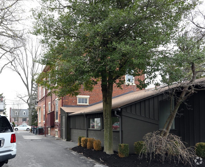 More Photos Of 123 E Main St, Moorestown Office Residential For Lease