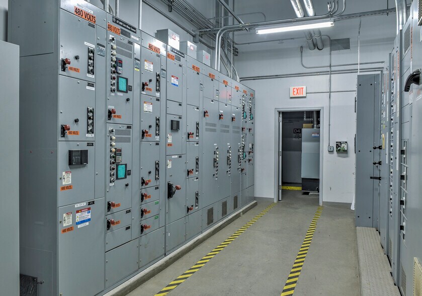 More Photos Of 10 Bowman Dr, Keene Warehouse For Sale