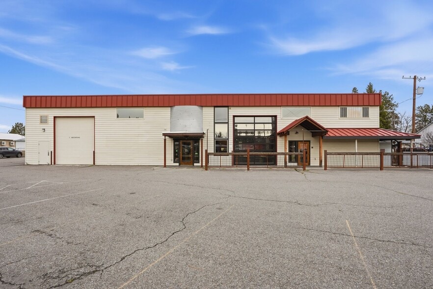 Primary Photo Of 4110 S Bowdish Rd, Spokane Flex For Sale