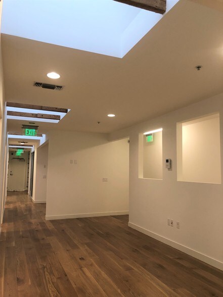 More Photos Of 3839 Main St, Culver City Loft Creative Space For Lease