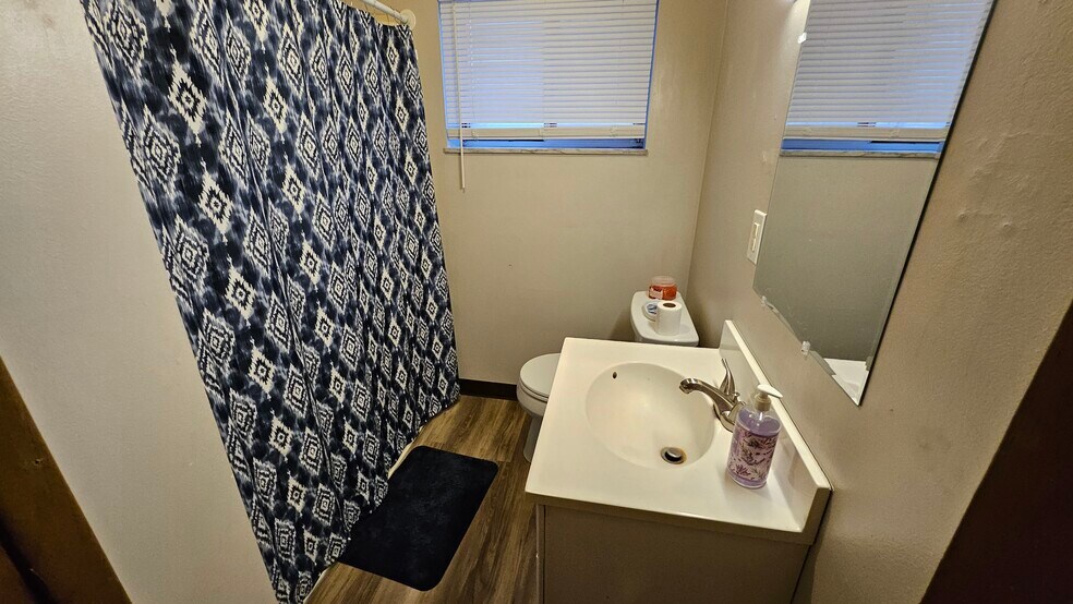 More Photos Of 1216 4th Ave, Huntington Storefront Retail Office For Sale