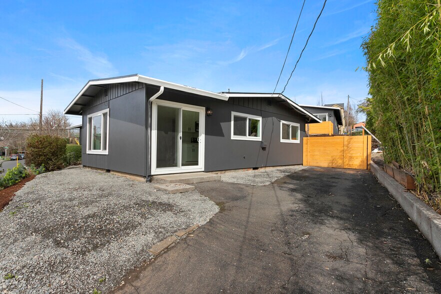 More Photos Of 8525-8529 N Willamette Blvd, Portland Apartments For Sale