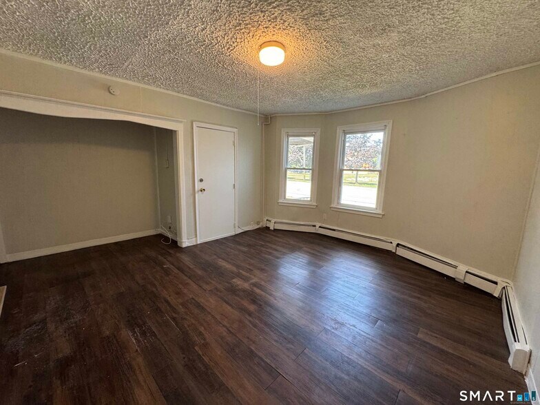 More Photos Of 645-647 Burnside Ave, East Hartford Apartments For Sale