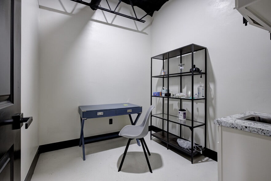 More Photos Of 6500 N Meridian Ave, Oklahoma City Medical For Sale