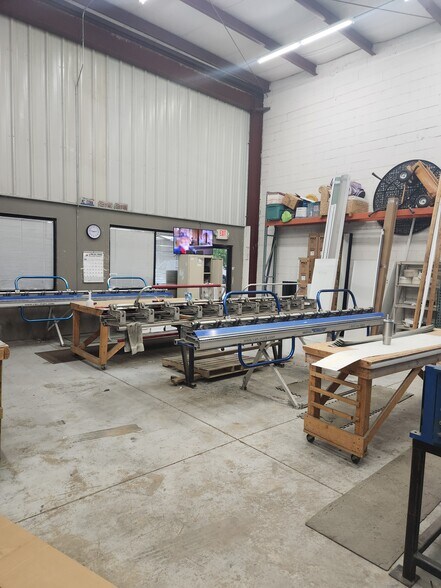 More Photos Of 1625 Weld Rd, Elgin Warehouse For Lease